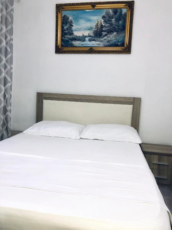 Sandri Apartment Himare Luaran gambar